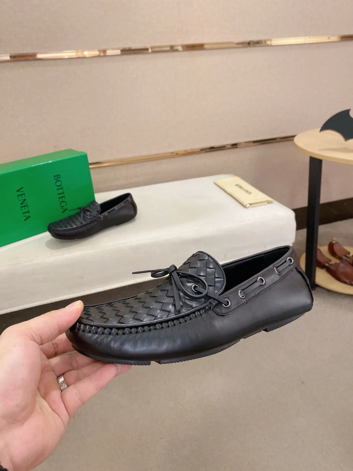 Men's shoes 💰 400💰 (Niu Li + Niu Pad) [BV] latest hot style‼ ️Casual men's shoes, uppers imported first-layer cowhide ➕Full imported cowhide lining✔️Exquisite workmanship, excellent foot feel, special rubber soles✔️, cool and fashionable, the latest fashion, fashionable outsole, hurry up. Code number: 38-44 (can be customized to 37.45, non-refundable)